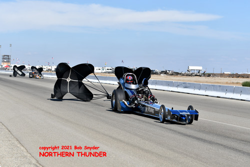 Bret Williamson - 'Forever Young' (near lane) vs 
Brendan Murry - 'Runnin' Wild' (far lane) - NTF
